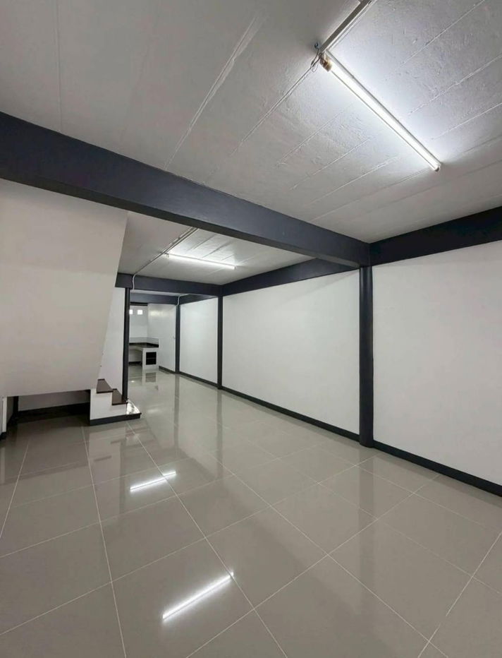 รูป T 1467 ให้เช่า ทาวน์เฮ้าส์ 2 ชั้น รีโนเวทใหม่ ม.พระปิ่น2 ซ.บรมราชชนนี70 บ้านสวย พร้อมอยู่ ราคา 8,000 บาท - รูปที่ 5/18