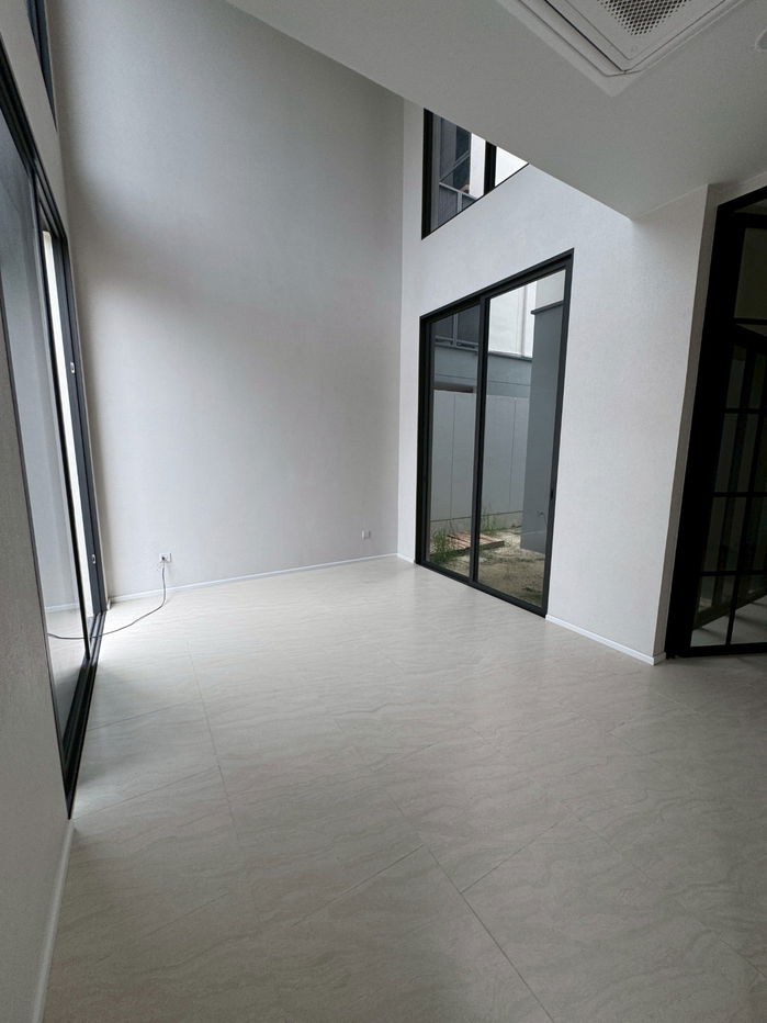 รูป บ้านเดี่ยวหรู ทำเลพรีเมียม รัชดา–ลาดพร้าว ใกล้ MRT ลาดพร้าว ราคาโดนมาก! Mayfield Lane Ratchada – Ladprao - รูปที่ 2/10