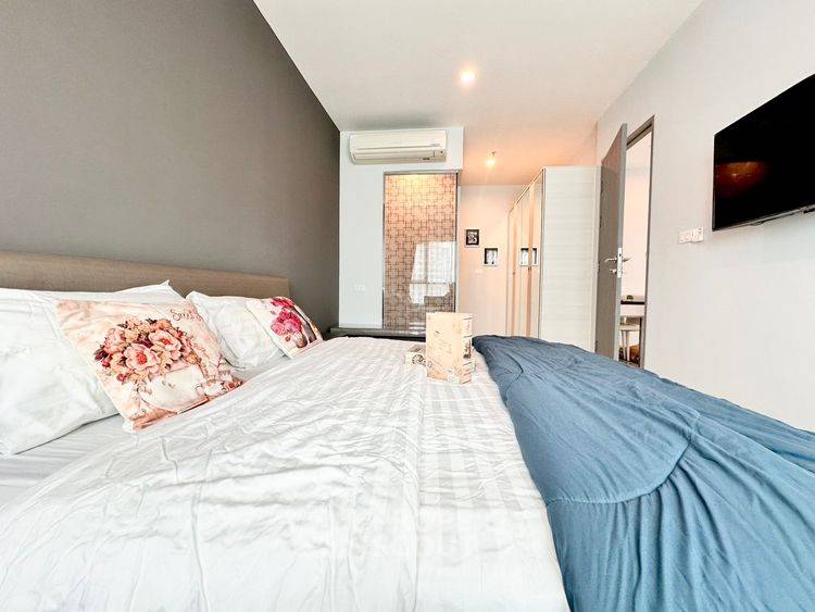 picture 2-BR Condo at Life Ratchadapisek near MRT Huai Khwang (ID 2447494) - 3/7