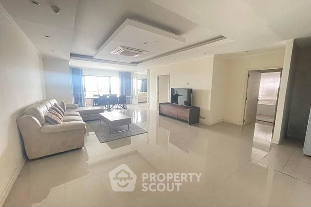 picture 3-BR Condo at Sathorn Gardens near MRT Si Lom (ID 1842476) - 2/12