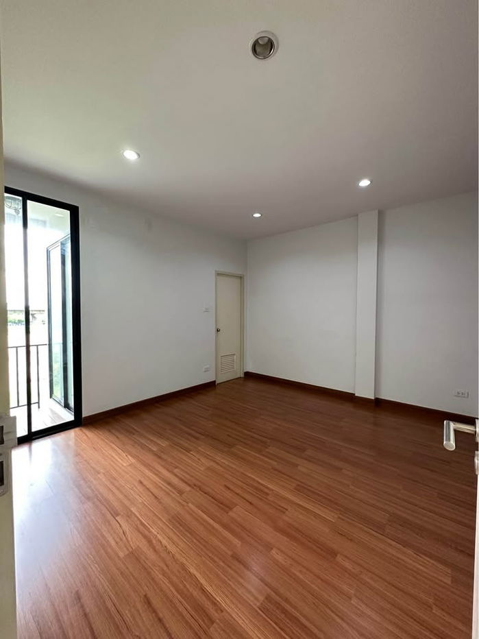 รูป HR3061ให้เช่าHome Office 3 ชั้น หมู่บ้าน Haus 35 ซอยแจ้งวัฒนะ 35 พร้อมเข้าอยู่ เหมาะทำเป็นโฮมออฟฟิศ - รูปที่ 35/36