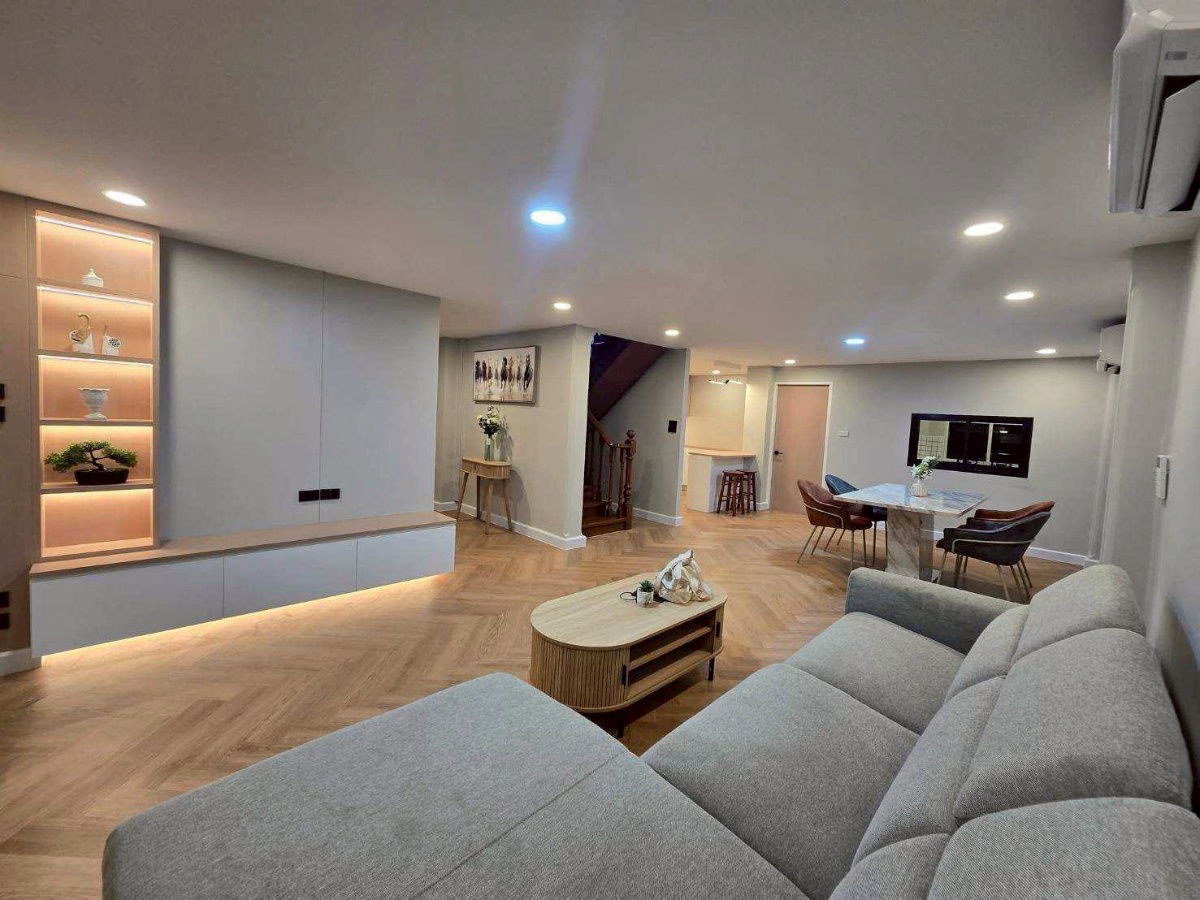 picture LTHC13677 – Townhome for Rent | in Sukhumvit 49 / Thonglor | 220 sqm | 4 Beds 3 Baths | Near BTS Thonglor | 85K/Month  - 1/9