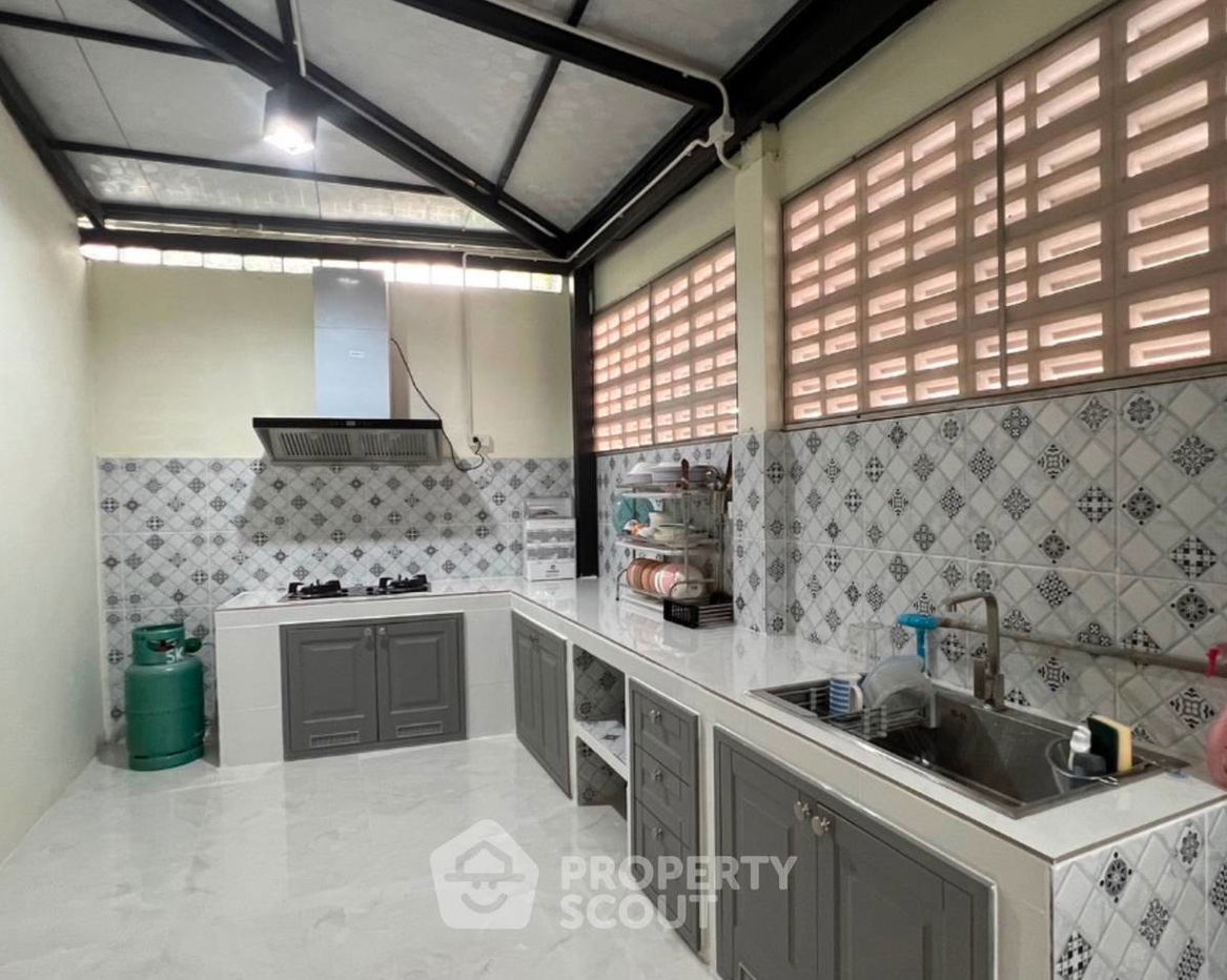 picture 4-BR House near MRT Tao Poon (ID 1159304) - 6/7