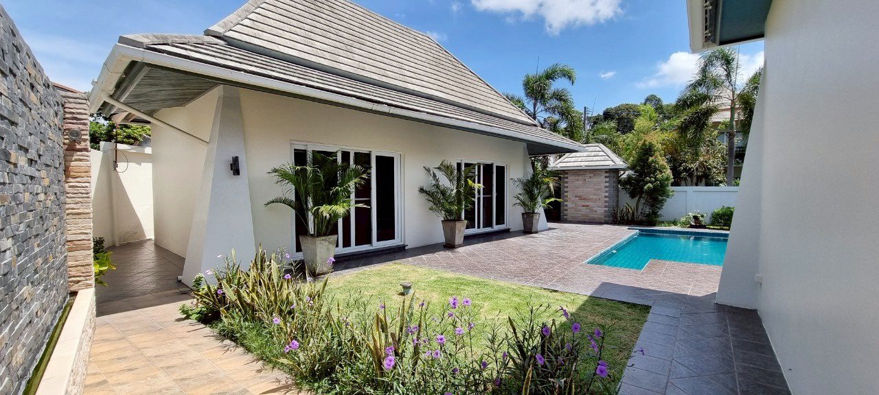 picture 4 Bedrooms House for Sale in East Pattaya - 17/21