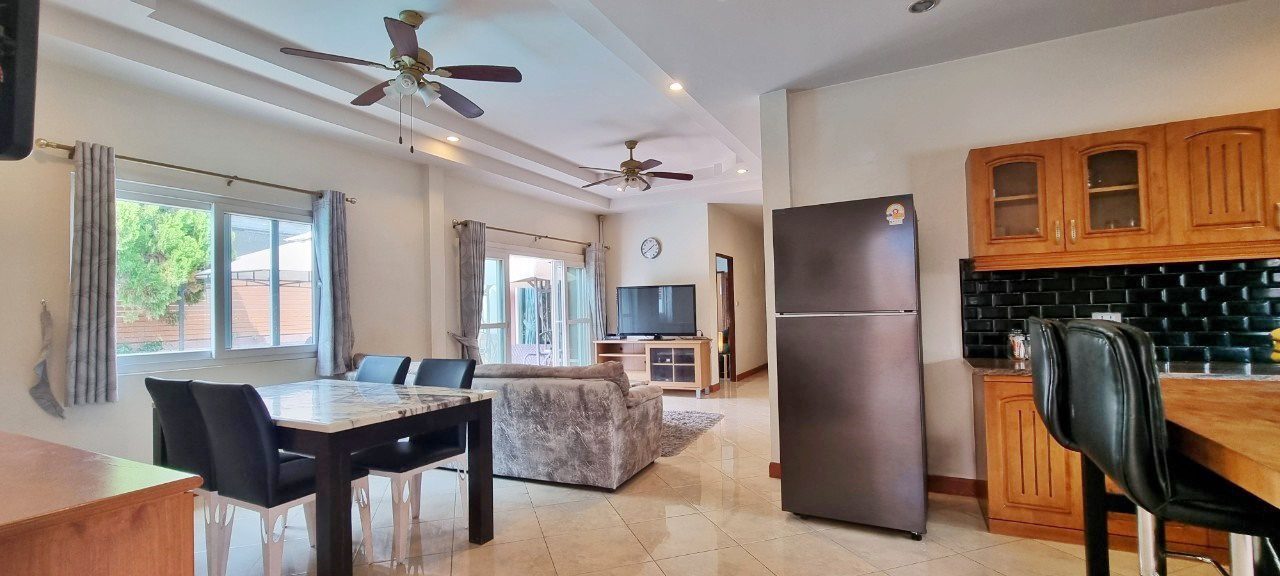 picture Pool Villa in East Pattaya for Sale - 1/17