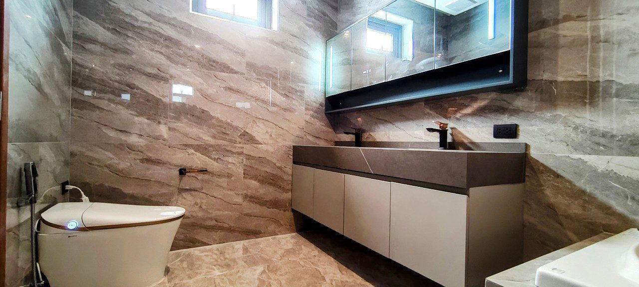 รูป ขายพูลวิลล่า 4 ห้องนอน สไตล์โมเดิร์น ในห้วยใหญ่ - รูปที่ 22/25