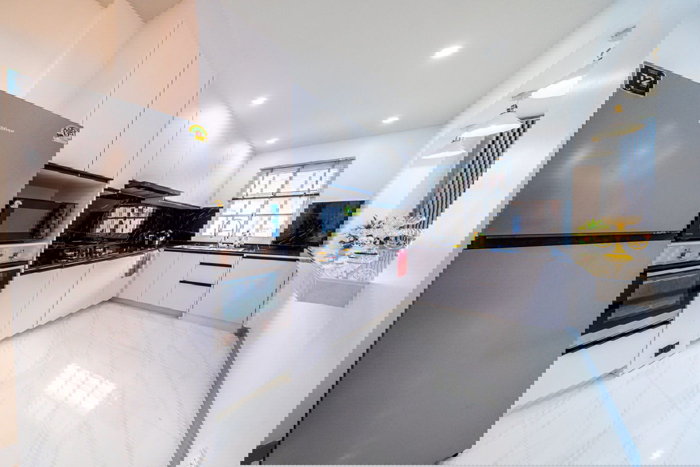 picture Elegant 4-Bedroom Pool Villa for Sale in East Pattaya - 10/19