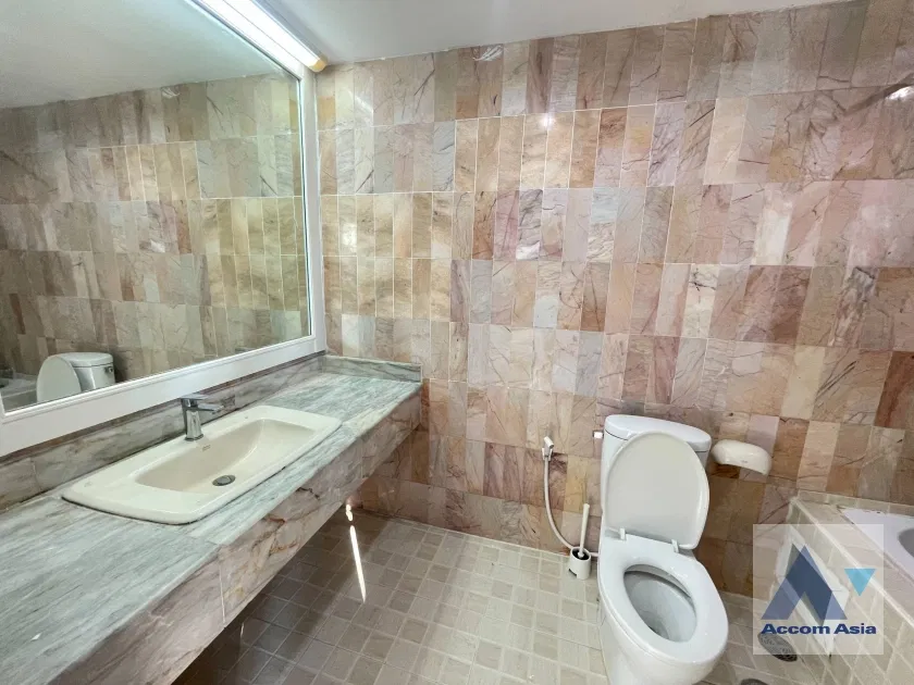 picture 🔼🔽 AccomA 📩 Pet friendly 3 BR Condominium @Fifty Fifth Tower (AA43975) - 17/19