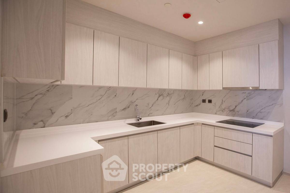 picture 3-BR Condo at Muniq Langsuan near BTS Ratchadamri (ID 2462619) - 13/17