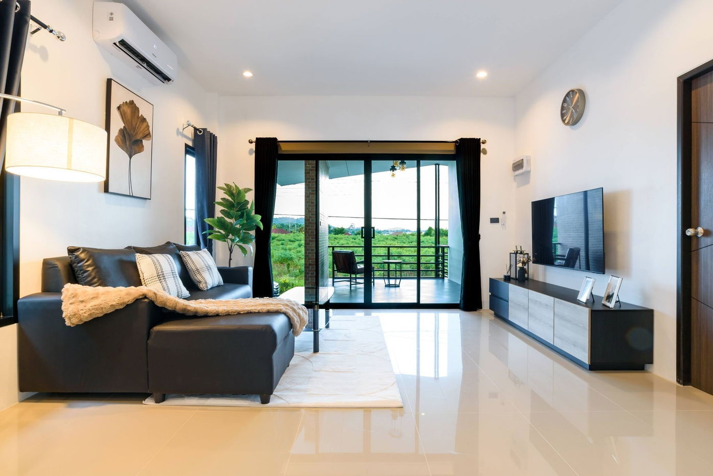 picture Modern 2-Storey House for Sale 3 Bedrooms in Sattahip - 10/16