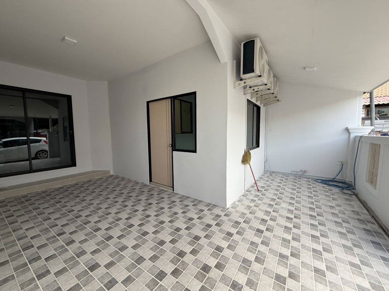 picture Renovated Townhouse for Sale – North Pattaya - 10/10