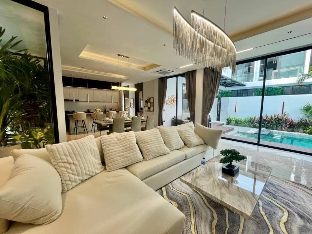 picture 5 Bedrooms Pool Villa for Sale in South Pattaya - 3/16