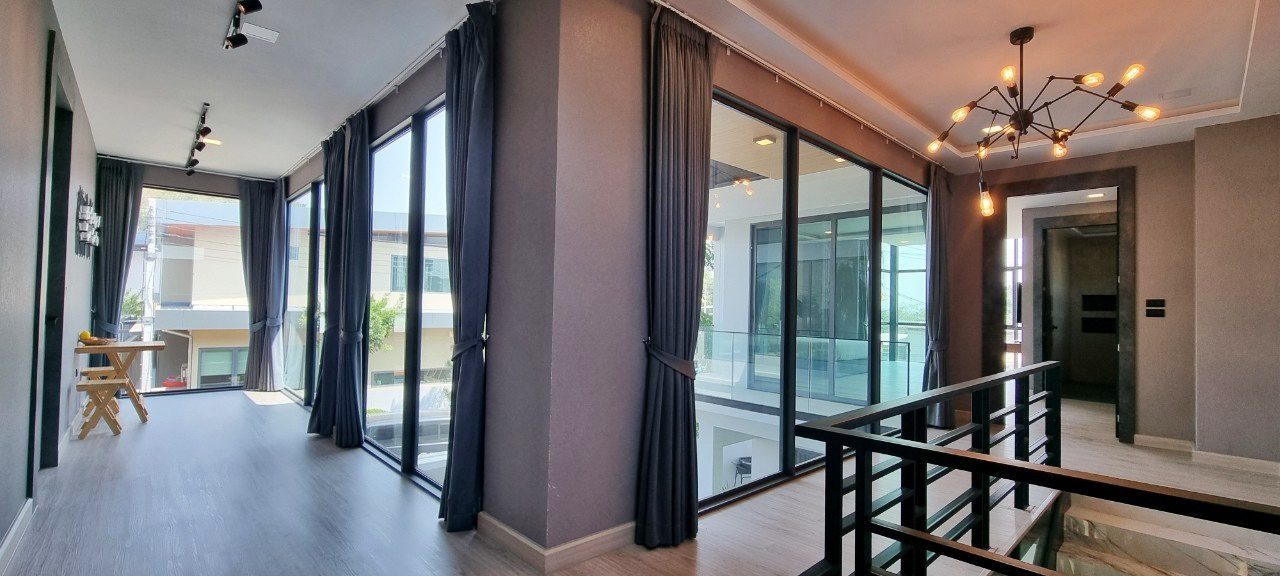 picture Pool Villa in East Pattaya 4 Beds for Rent - 8/20