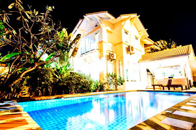 เช่าบ้านเดี่ยว หนองปรือ ชลบุรี : ให้เช่าพูลวิลล่า 4 ห้องนอน จอมเทียน