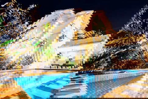 ให้เช่าพูลวิลล่า 4 ห้องนอน จอมเทียน