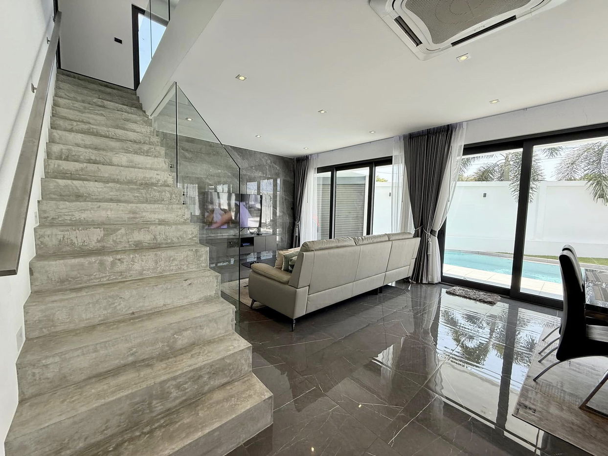 รูป ขายพูลวิลล่า 3 ห้องนอน สไตล์โมเดิร์น ในห้วยใหญ่ - รูปที่ 2/18