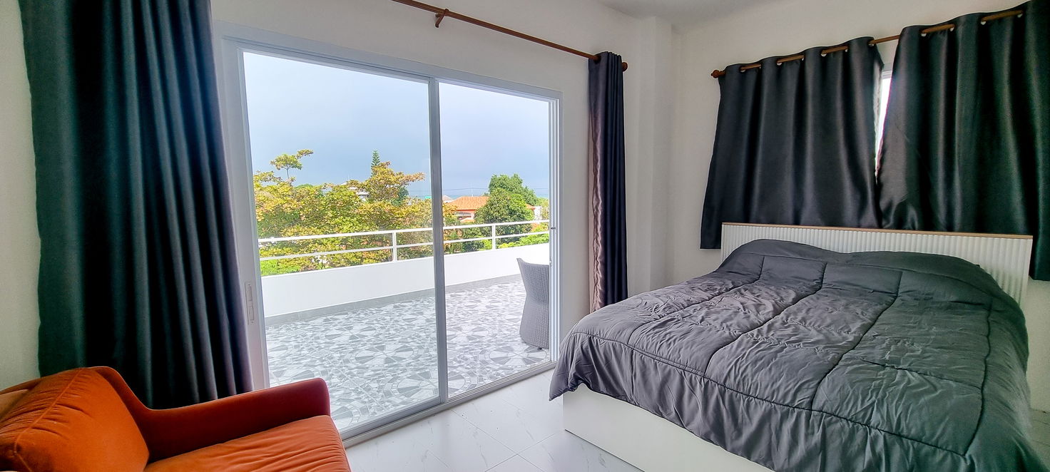 picture Pool Villa for Sale 3 Storeys 4 Bedrooms in Bang Saray - 14/18