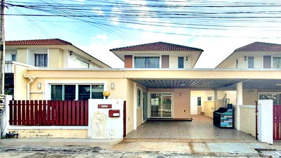 Twin houses for sale Rongpo Market : Second-hand semi-detached house for sale, Baan Klang Suan project, Bang Lamung, Chonburi