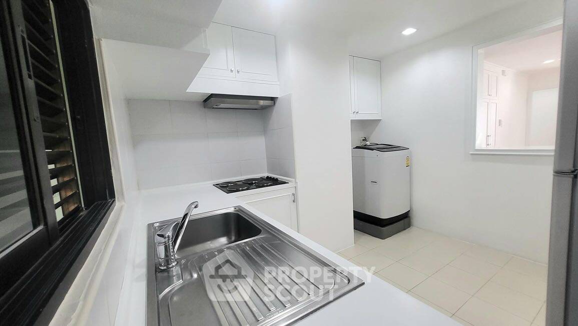 picture 2-BR Condo at Acadamia Grand Tower near BTS Phrom Phong (ID 1981494) - 7/18