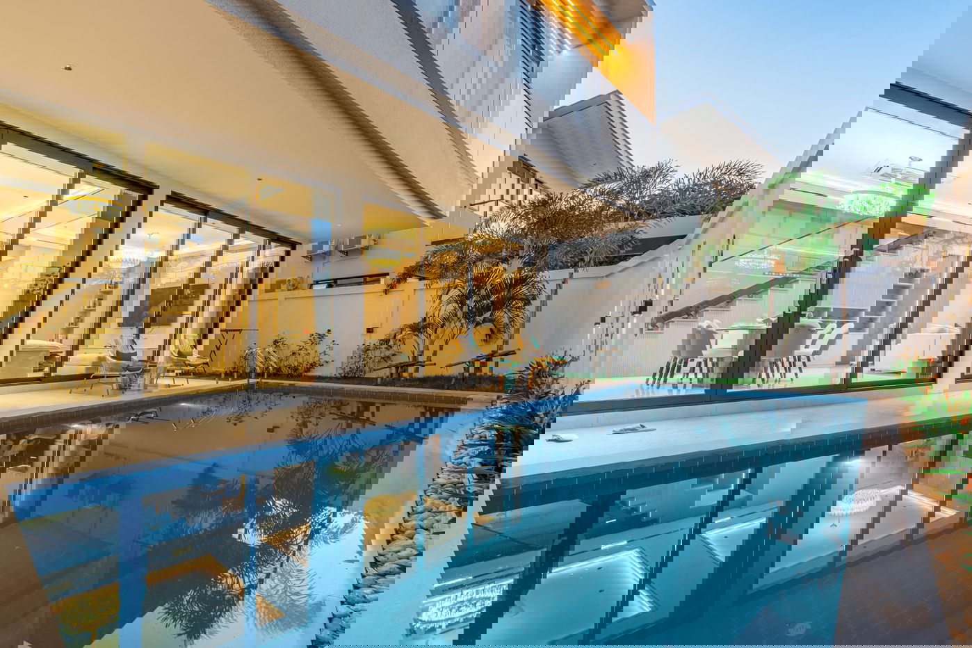 รูป ขายพูลวิลล่าทันสมัยในจอมเทียน - รูปที่ 1/25