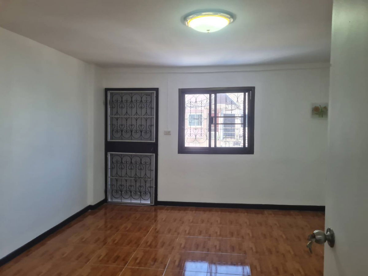 picture Selling below cost price, 3-storey townhouse, Thanyakarn Village, Watcharapol, 1.6 MB. - 23/28