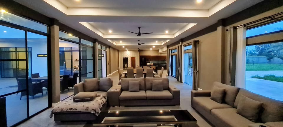 picture Modern Luxury 5 Bedrooms Pool Villa in Khon Kaen for Sale - 3/14