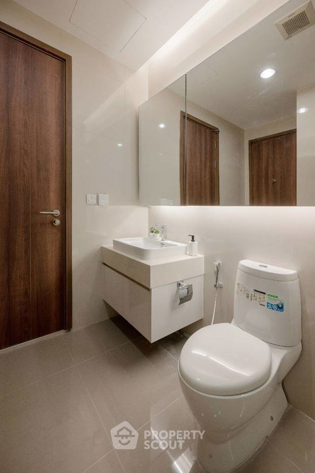 picture 2-BR Condo at Menam Residences in Wat Phraya Krai (ID 1890954) - 5/13