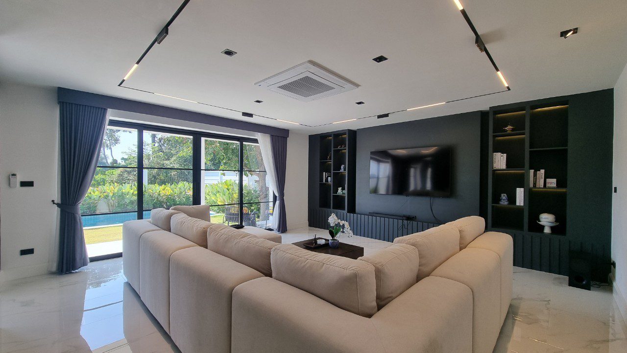 รูป ให้เช่าพูลวิลล่า 5 ห้องนอน ในมาบประชัน - รูปที่ 1/25