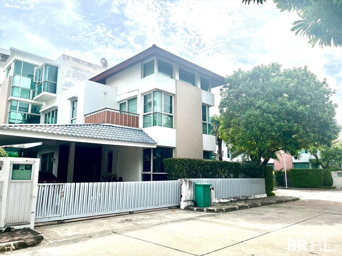 picture ready-to-move-in condo at an amazing price!! the star estate pattanakarn 69 - 1/9