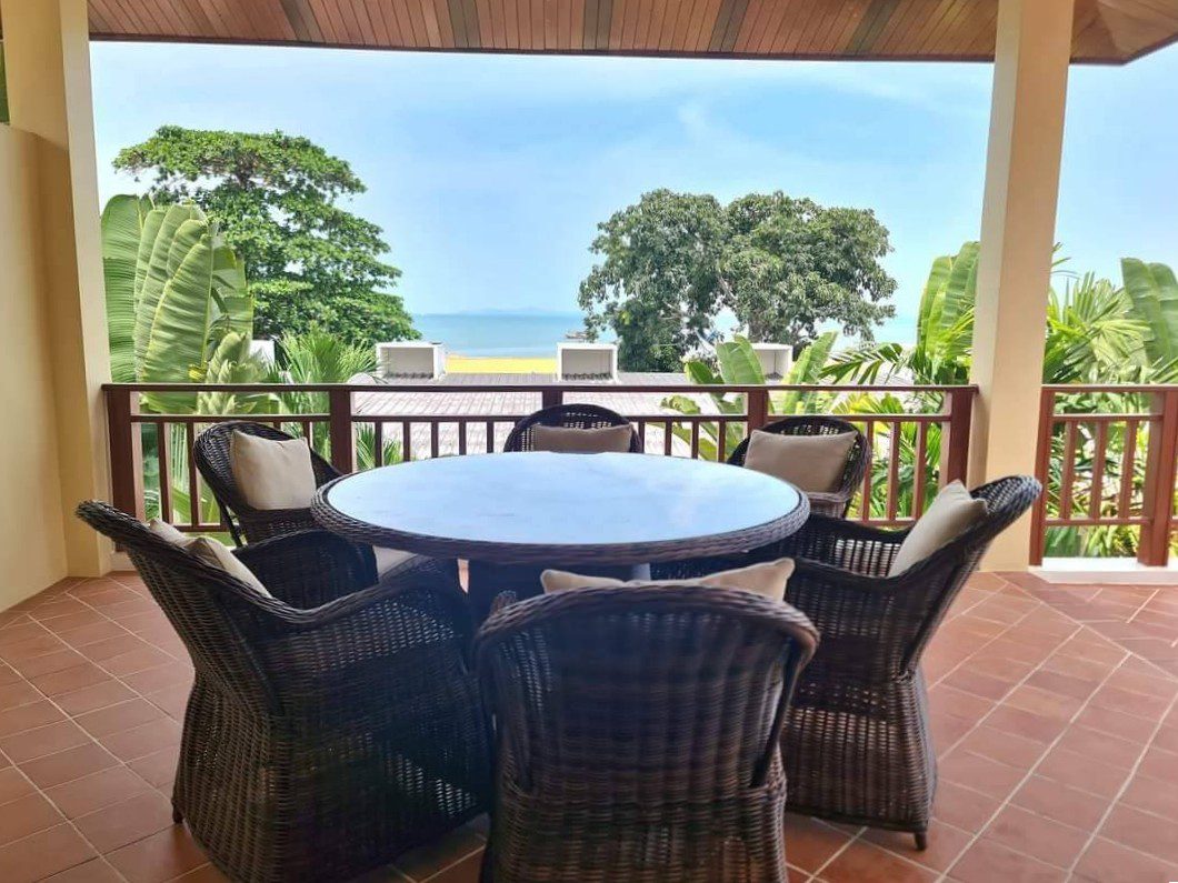 picture Luxury Beachfront Pool Villa for Sale – Bang Saray - 17/20