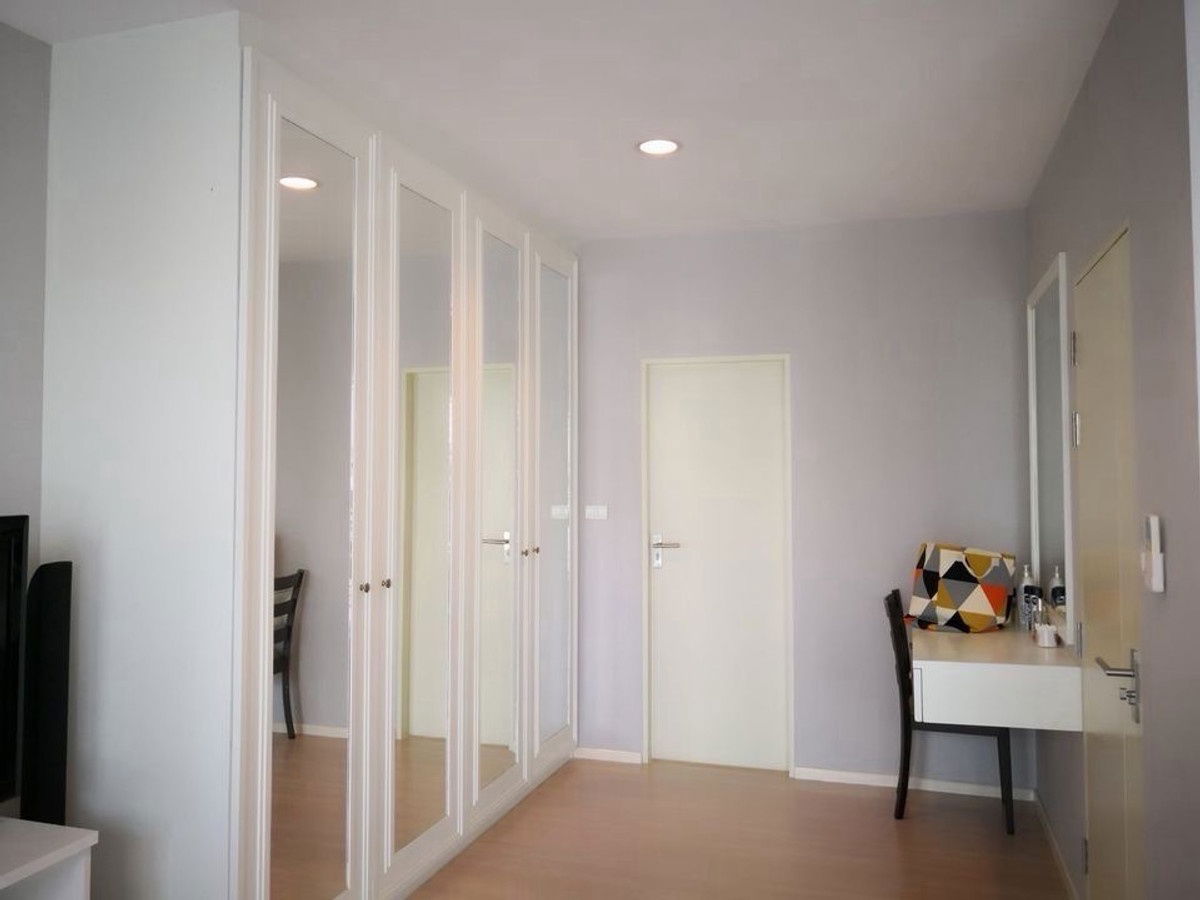 รูป 🏡 ให้เช่าทาวน์โฮม 3 ชั้น — หมู่บ้านกลางเมือง โชคชัย 4 ซอย 50 ทาวน์โฮมสภาพดี พร้อมเฟอร์นิเจอร์ครบ เข้าอยู่ได้ทันที - รูปที่ 9/15