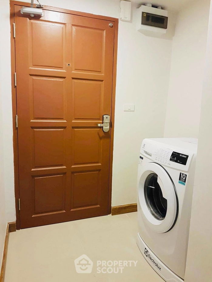 picture 2-BR Condo at Ratchada Orchid near MRT Sutthisan (ID 2462173) - 6/12