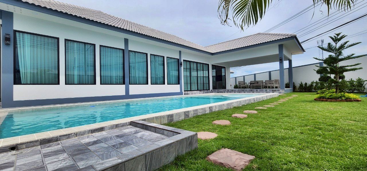 รูป ขายบ้าน 4 ห้องนอนกว้างขวาง ในซอยสยามคันทรีคลับ - รูปที่ 1/19