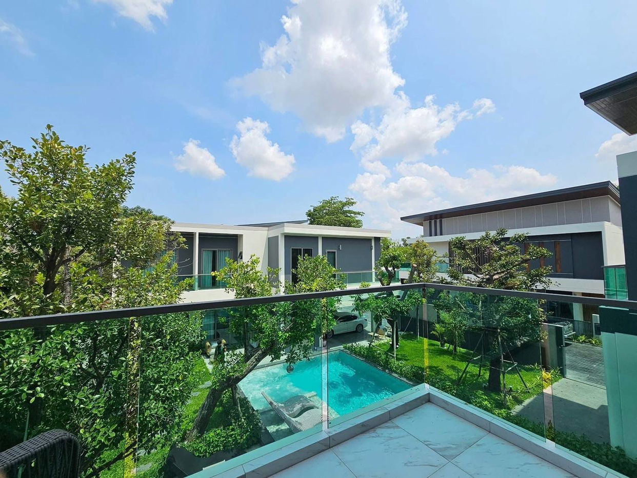 picture Modern Luxury Pool Villa for Sale in Mabprachan - 19/20