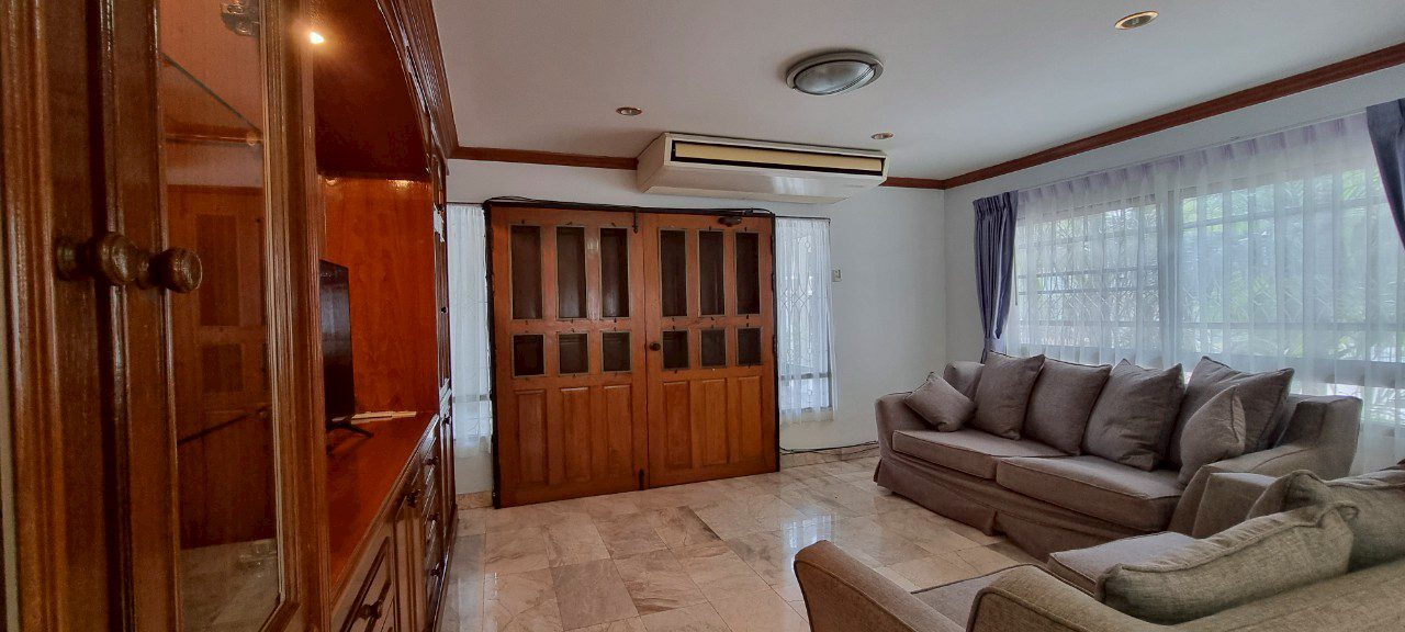 picture Spacious 4-Bedroom House for Rent in Central Pattaya - 6/20