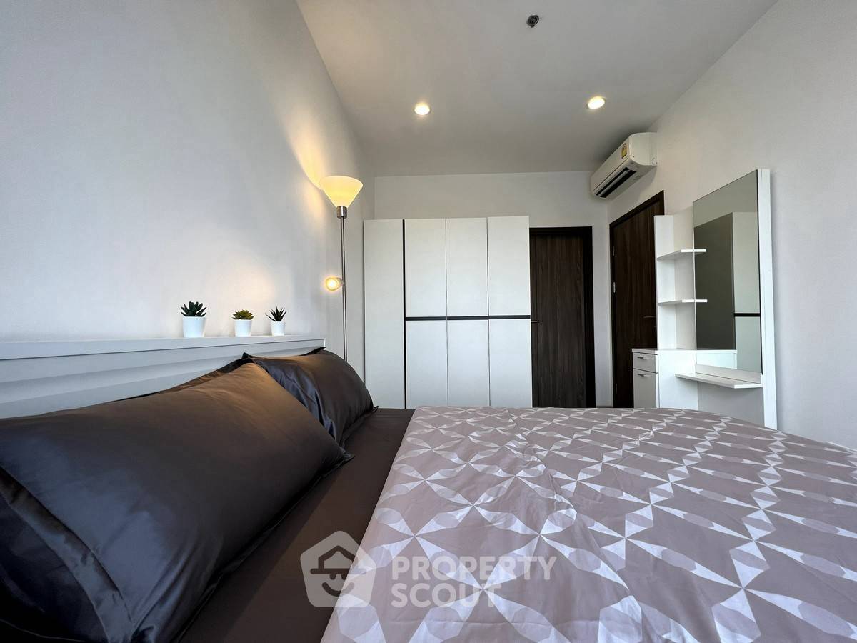 picture 1-BR Condo at Ideo Mobi Asoke near MRT Phetchaburi (ID 2463757) - 8/15