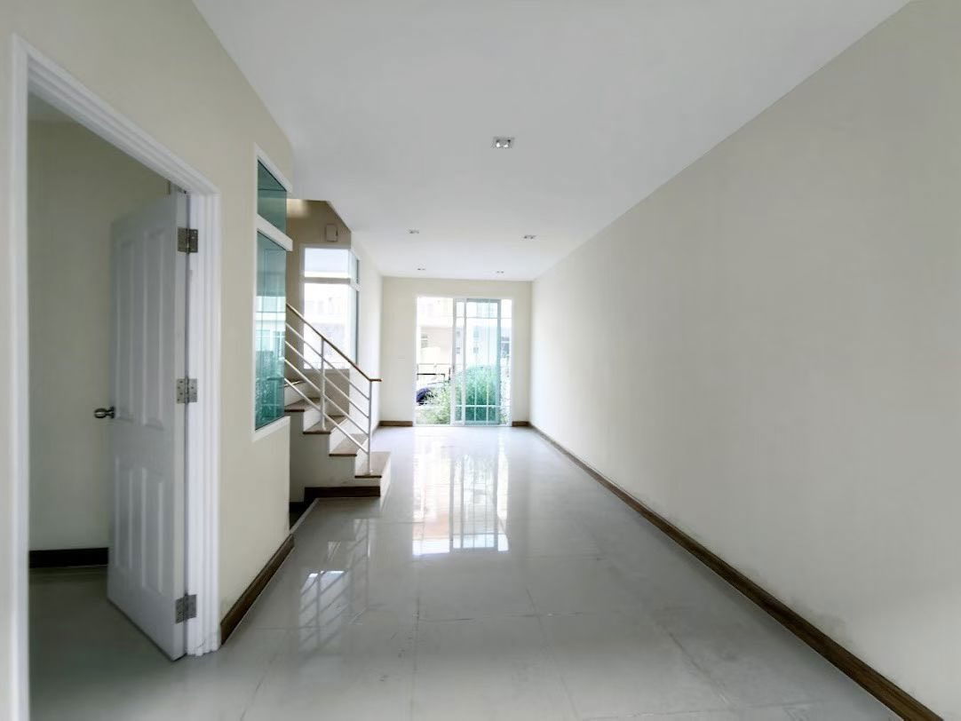 รูป ทาวน์เฮาส์ 4 ห้องนอนสำหรับขายในเขาตาโล - รูปที่ 3/10