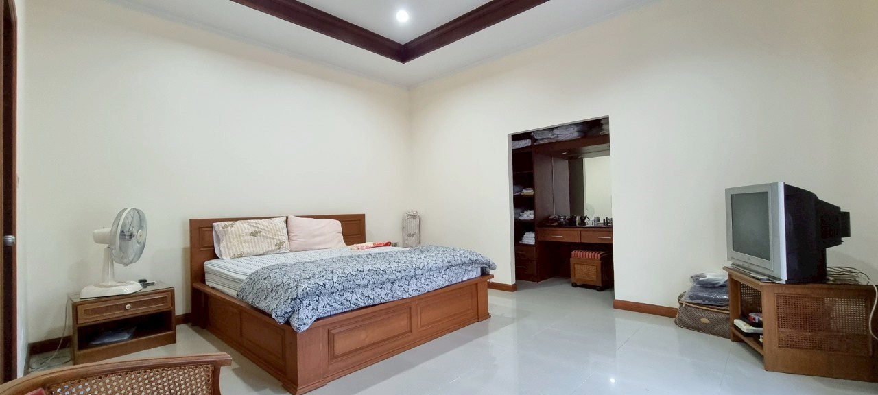 picture 4 Bedrooms House for Sale in East Pattaya - 9/21