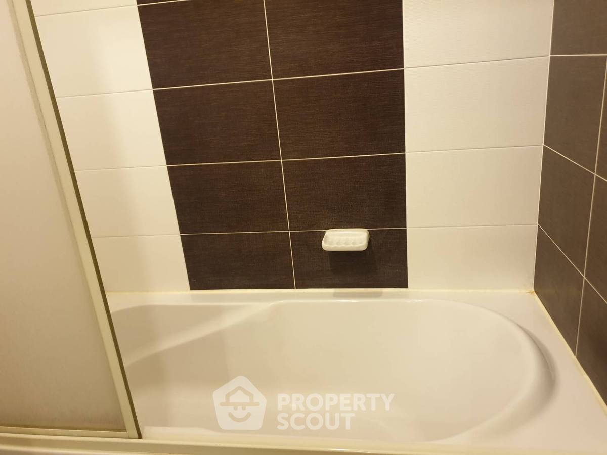 picture 1-BR Condo at Grand Park View Asoke near MRT Sukhumvit (ID 752540) - 9/11