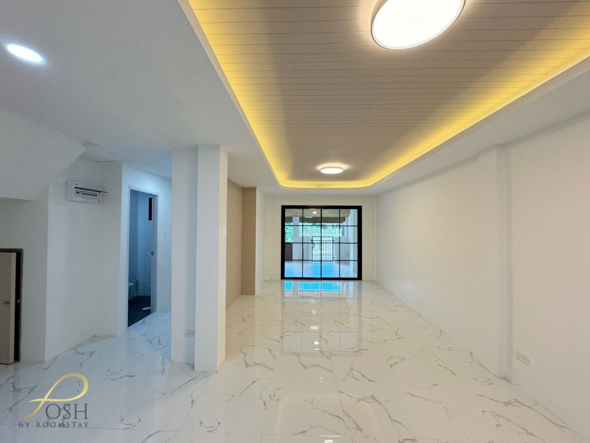 รูป หมู่บ้านชเลคีรี กะทู้ - บ้านรีโนเวทใหม่ทำเลกะทู้  ใกล้ปั๊มบางจากกะทู้ ห้องนอนใหญ่มาพร้อมระเบียง ไม่ชนบ้านหลังอื่น บรรยากาศโปร่งโล่ง - รูปที่ 5/32