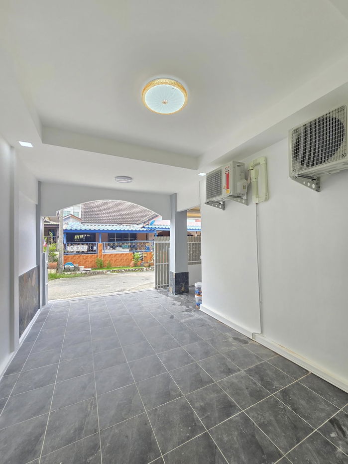 picture 2-Bedroom Semi-Detached House for Sale in Soi Noen Plub Wan - 9/11