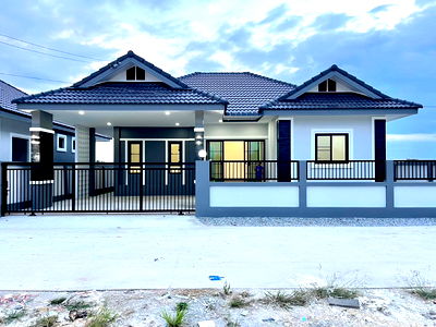 บ้านเดี่ยว เชียงใหม่ : ขายบ้านเดี่ยวชั้นเดียว  3 ห้องนอน  2 ห้องน้ำ  1 ห้องครัว  1 ที่จอดรถ