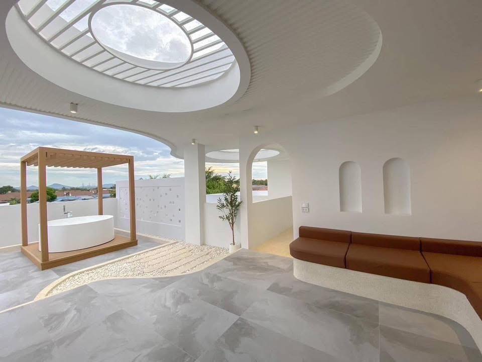 รูป วิลล่าหรู 4 ห้องนอนพร้อมสระว่ายน้ำให้เช่าในเขามะกอก พัทยาตะวันออก - รูปที่ 4/6