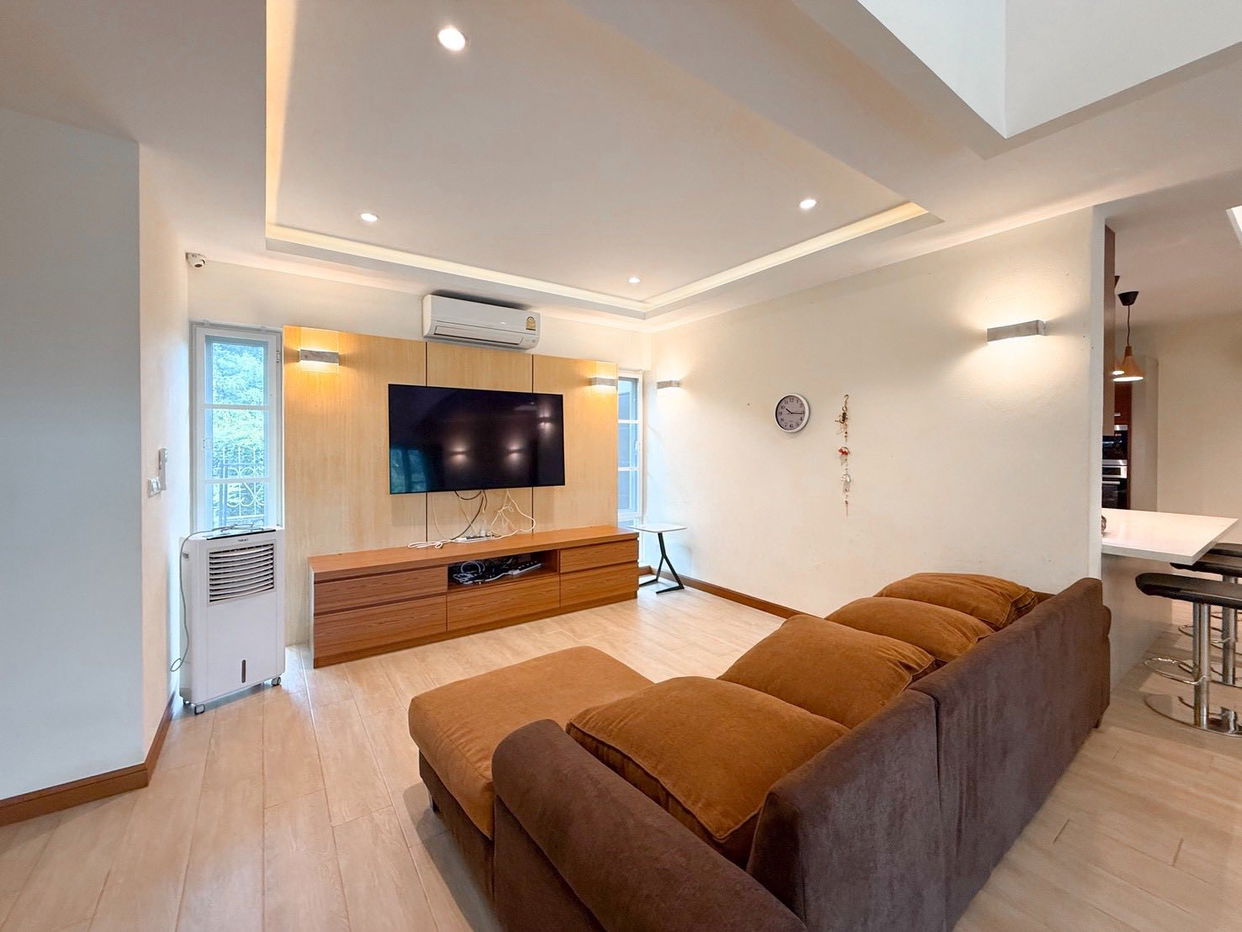 picture Luxury House for Sale in Bang Saray - 6/16