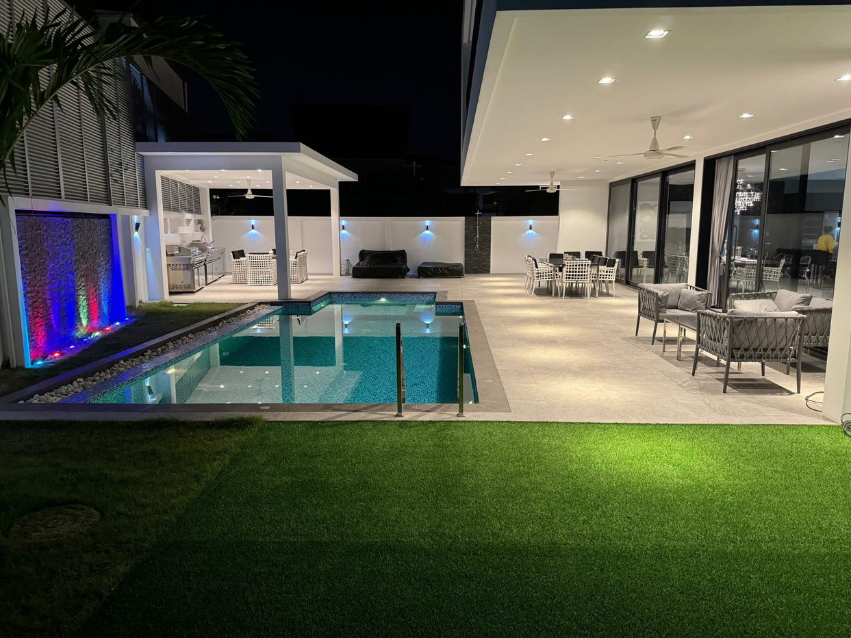 picture 7 Bedrooms Villa for Sale in Pratumnak - 4/23