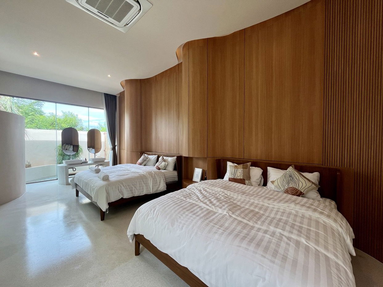 รูป Luxury 9-Bedroom Pool Villa for Sale in Jomtien - รูปที่ 14/20