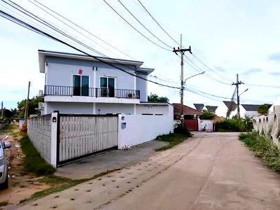 บ้านเดี่ยว ถนนห้วยใหญ่ : ขายบ้านสไตล์โมเดิร์นในห้วยใหญ่