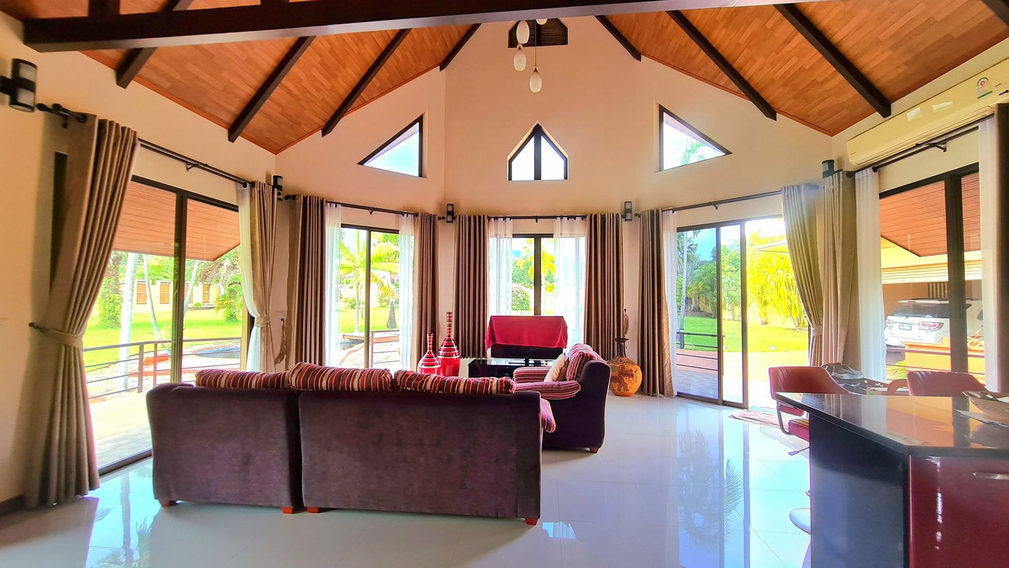 picture Spacious Private Villa with Swimming Pool for Sale – Bang Saray - 7/20