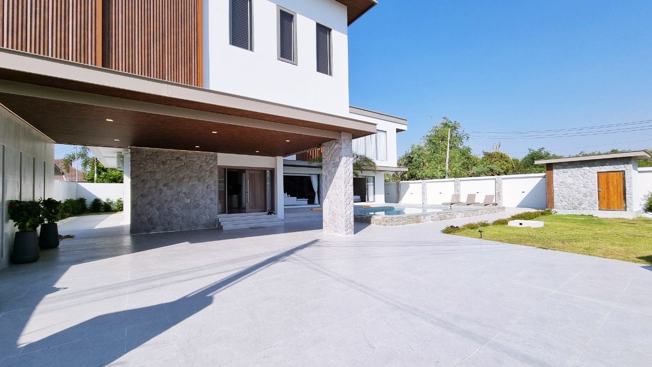 รูป ขายพูลวิลล่าหรูสไตล์โมเดิร์นในห้วยใหญ่ - รูปที่ 21/22