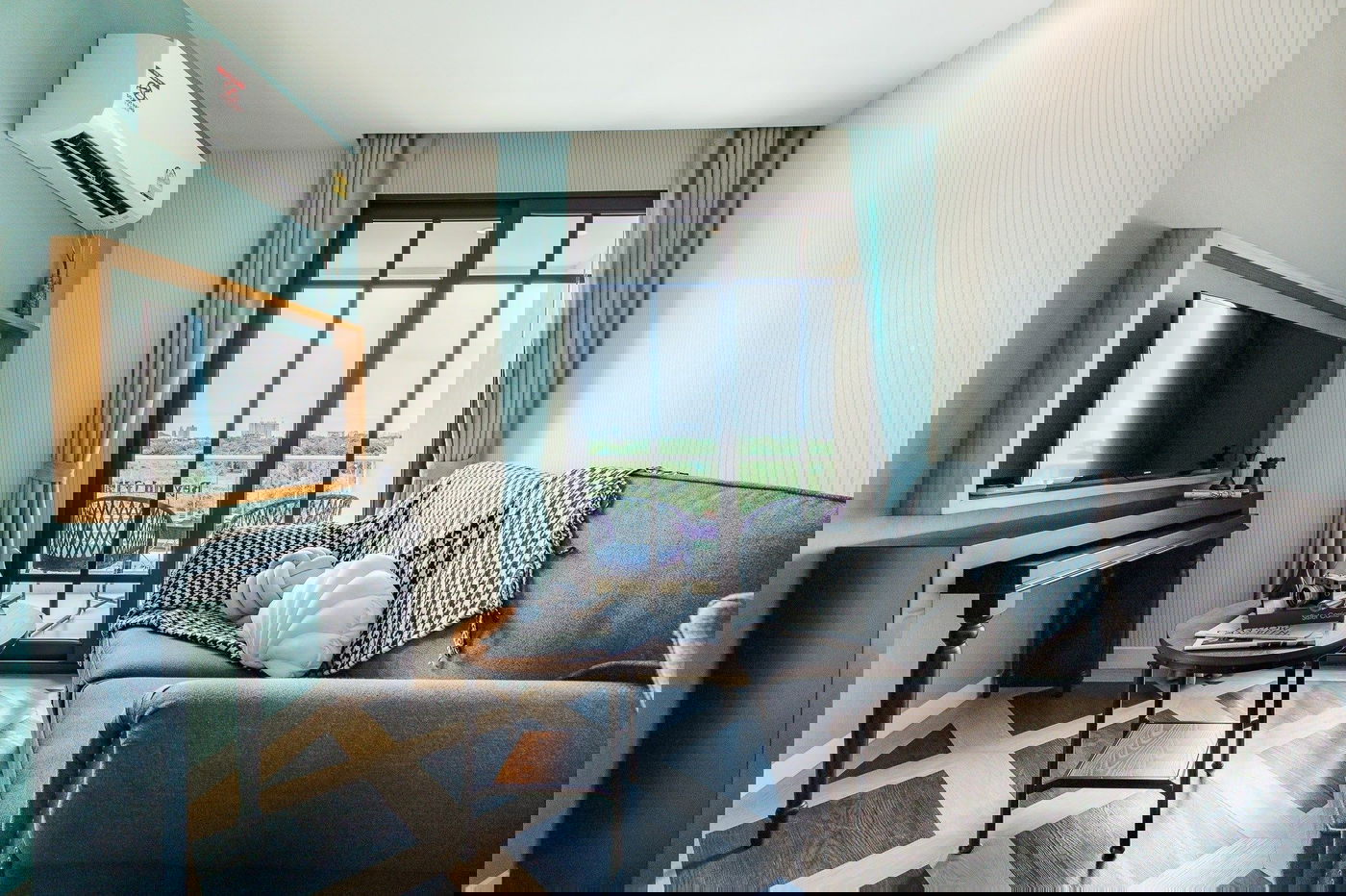 picture 1 Bedroom Espana Condo Resort for Rent - 6/8